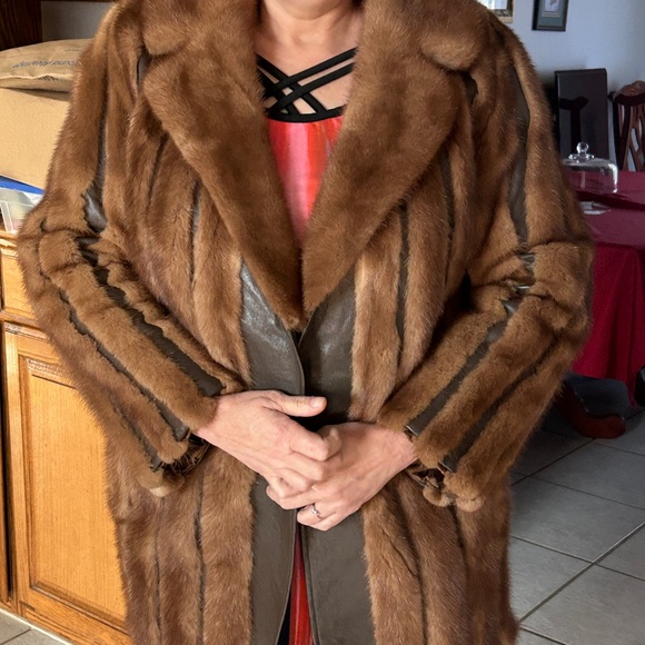 Goudchaux’s (go - chose) leather / fur jacket - Picture 5 of 9